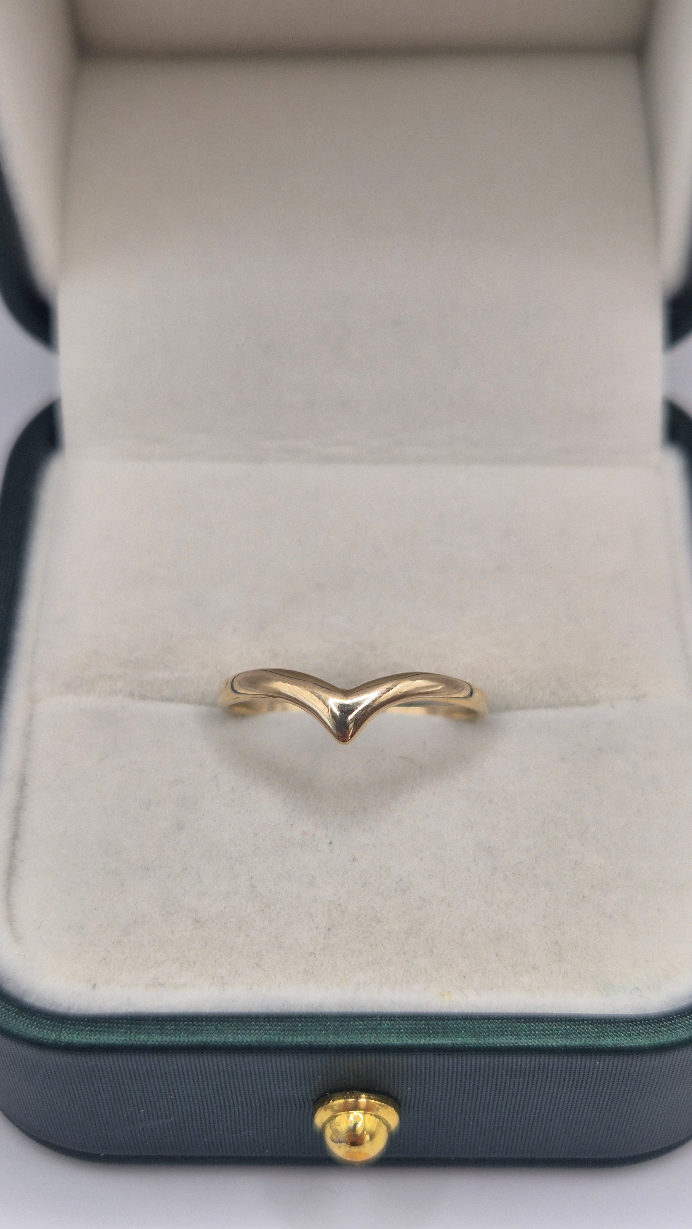 9ct gold wishbone ring
