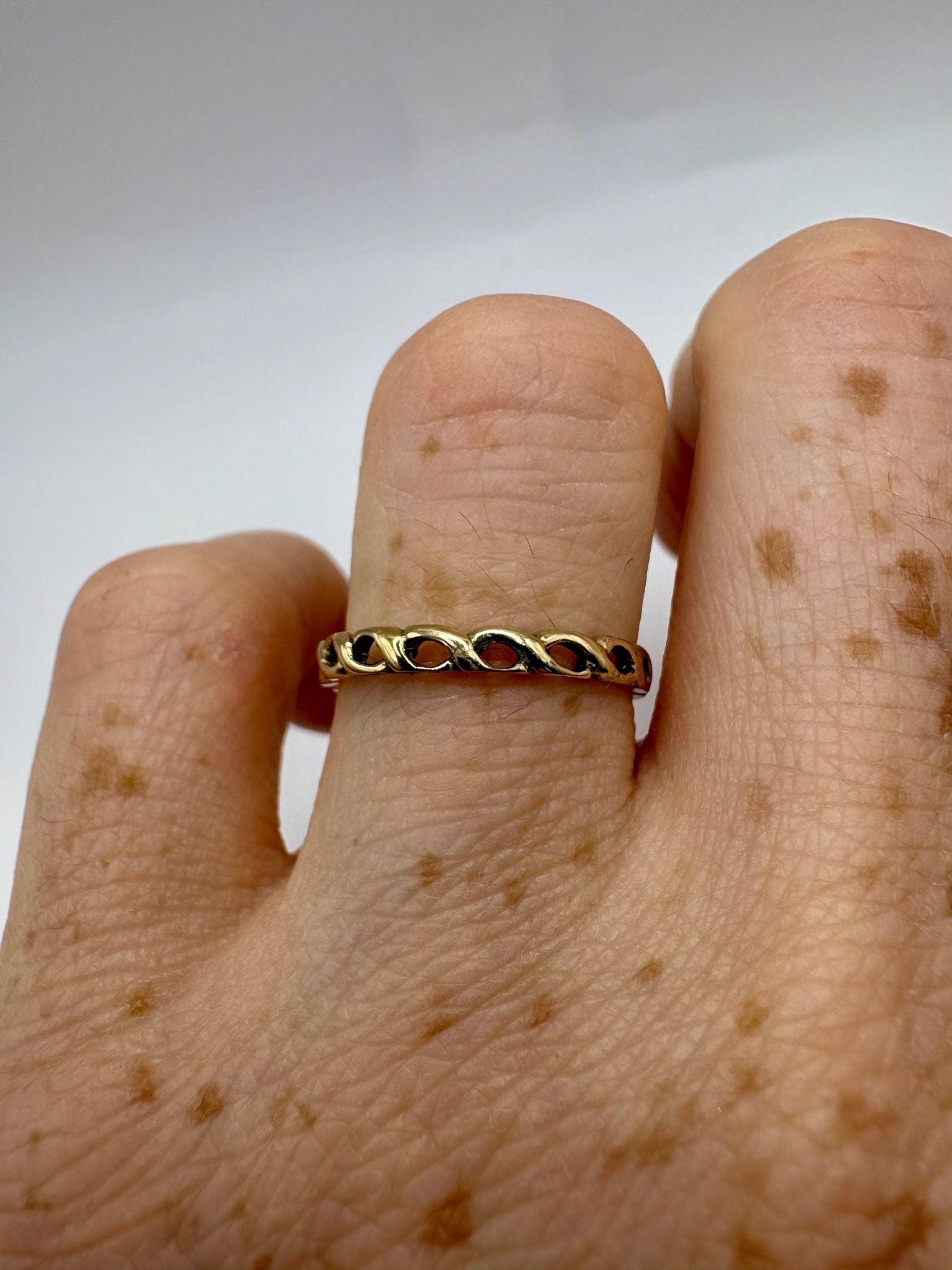 9ct gold ring