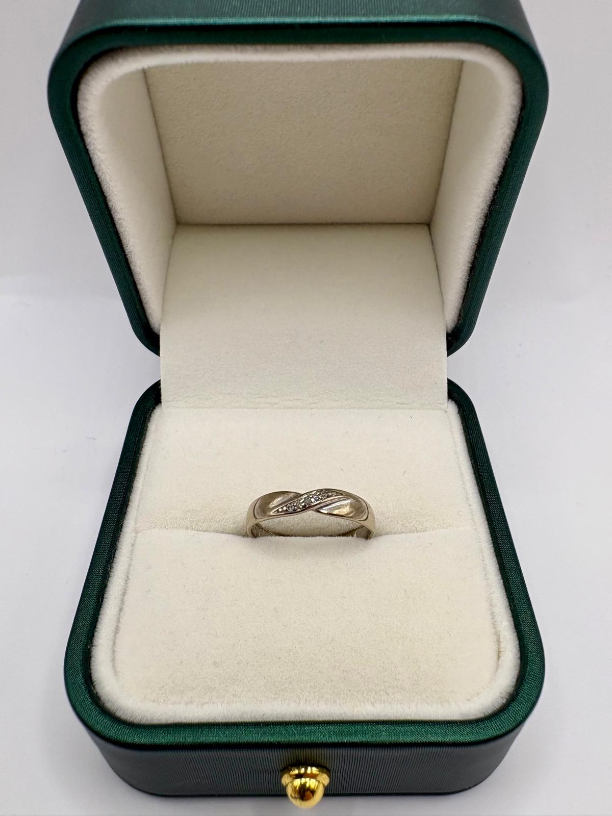 9ct gold diamond ring
