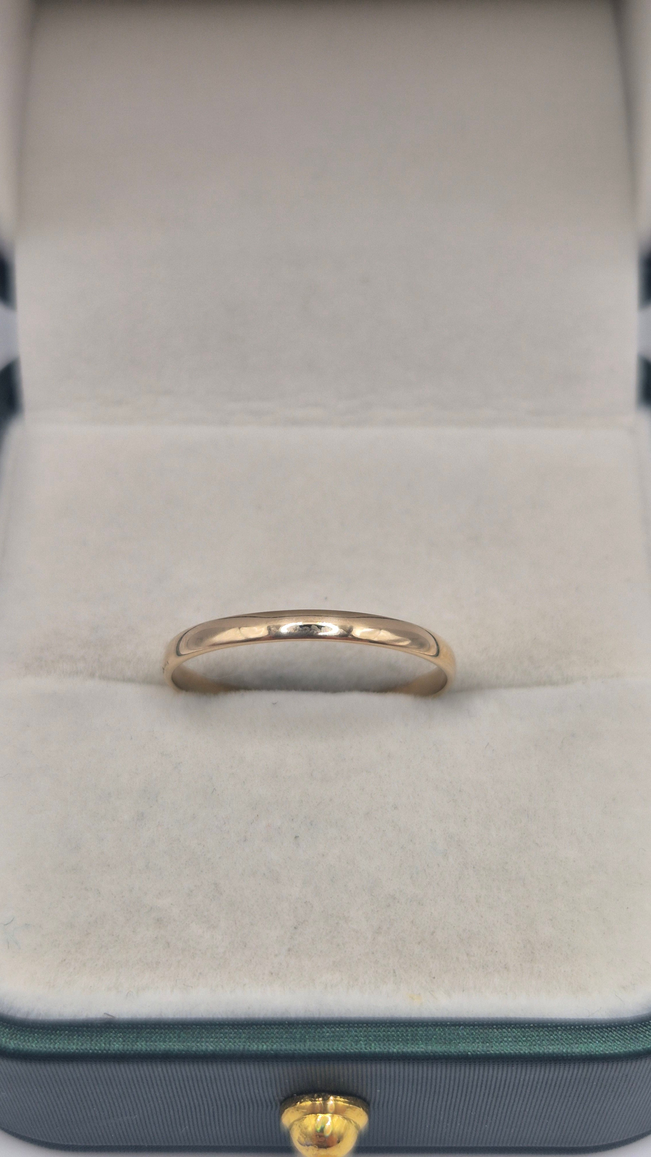 9ct gold band ring