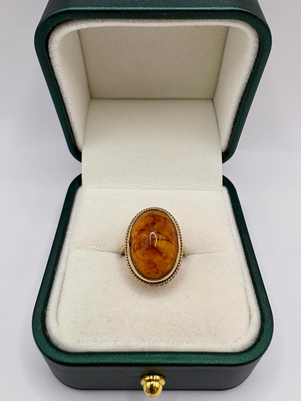 9ct gold heavy amber ring