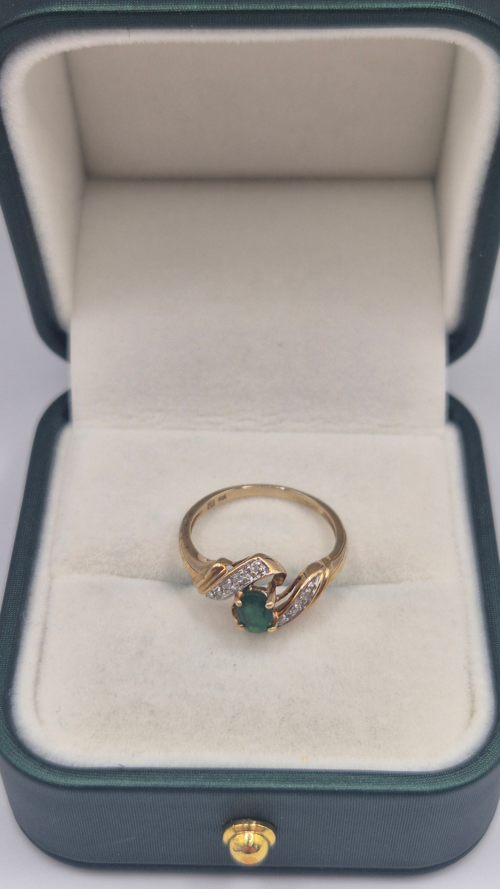 9ct gold emerald and diamond ring