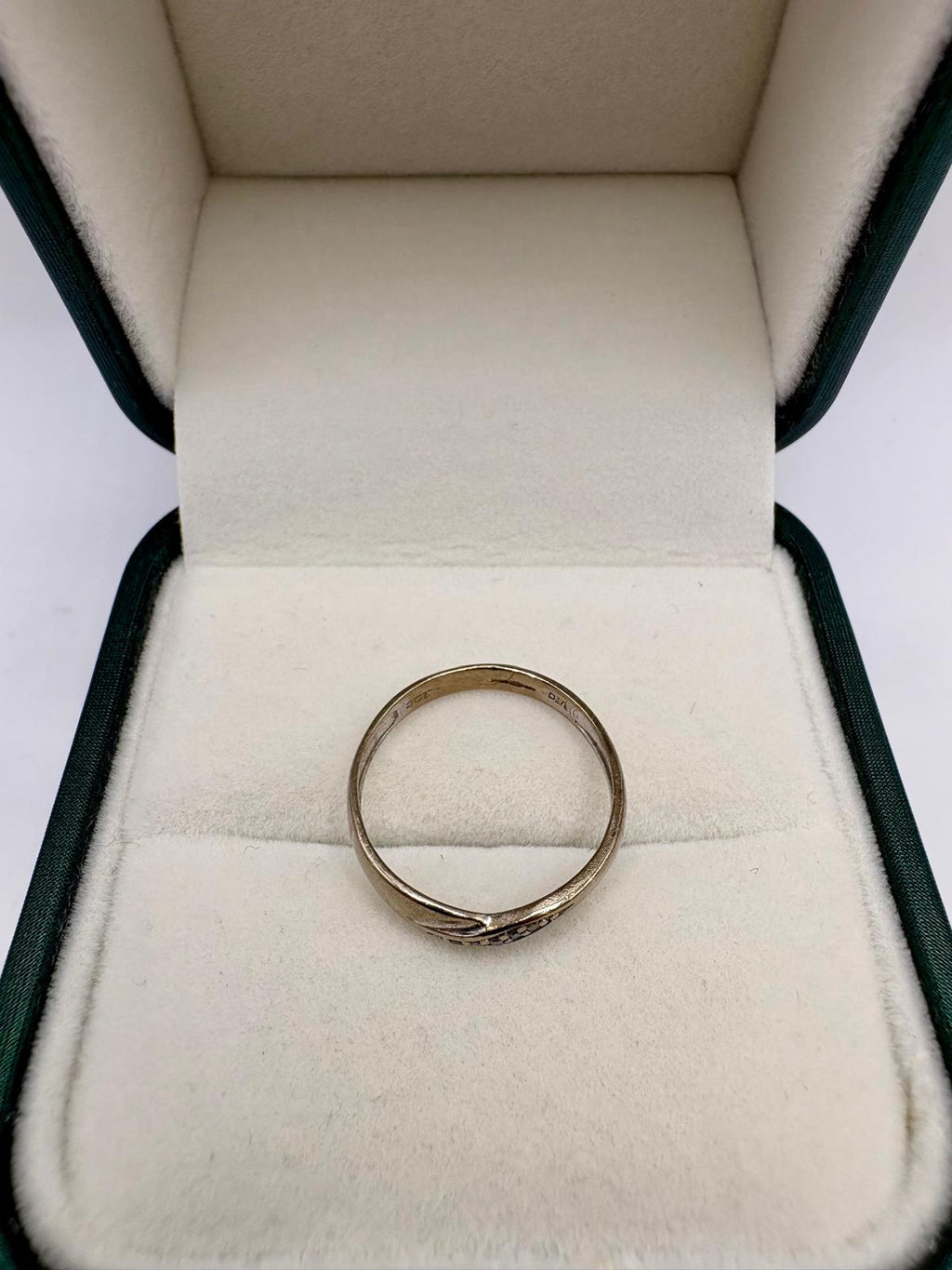 9ct gold diamond ring