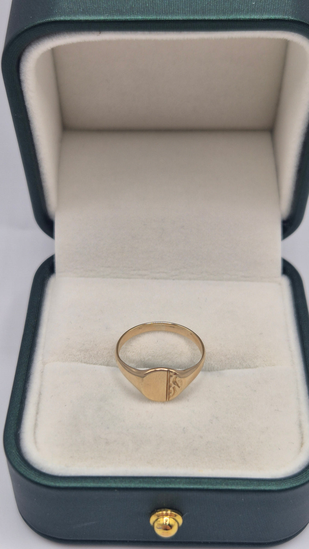 9ct gold signet ring