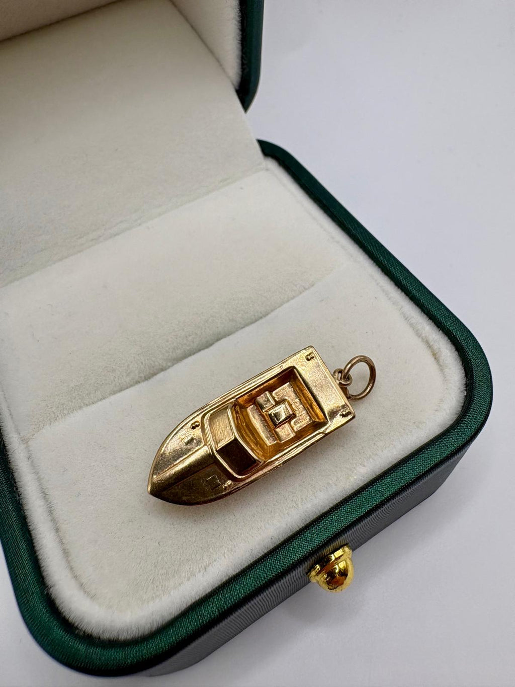 9ct gold boat charm