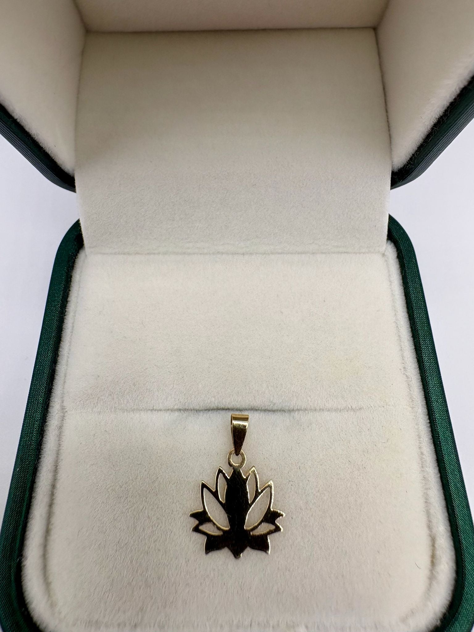 9ct gold lotus pendant