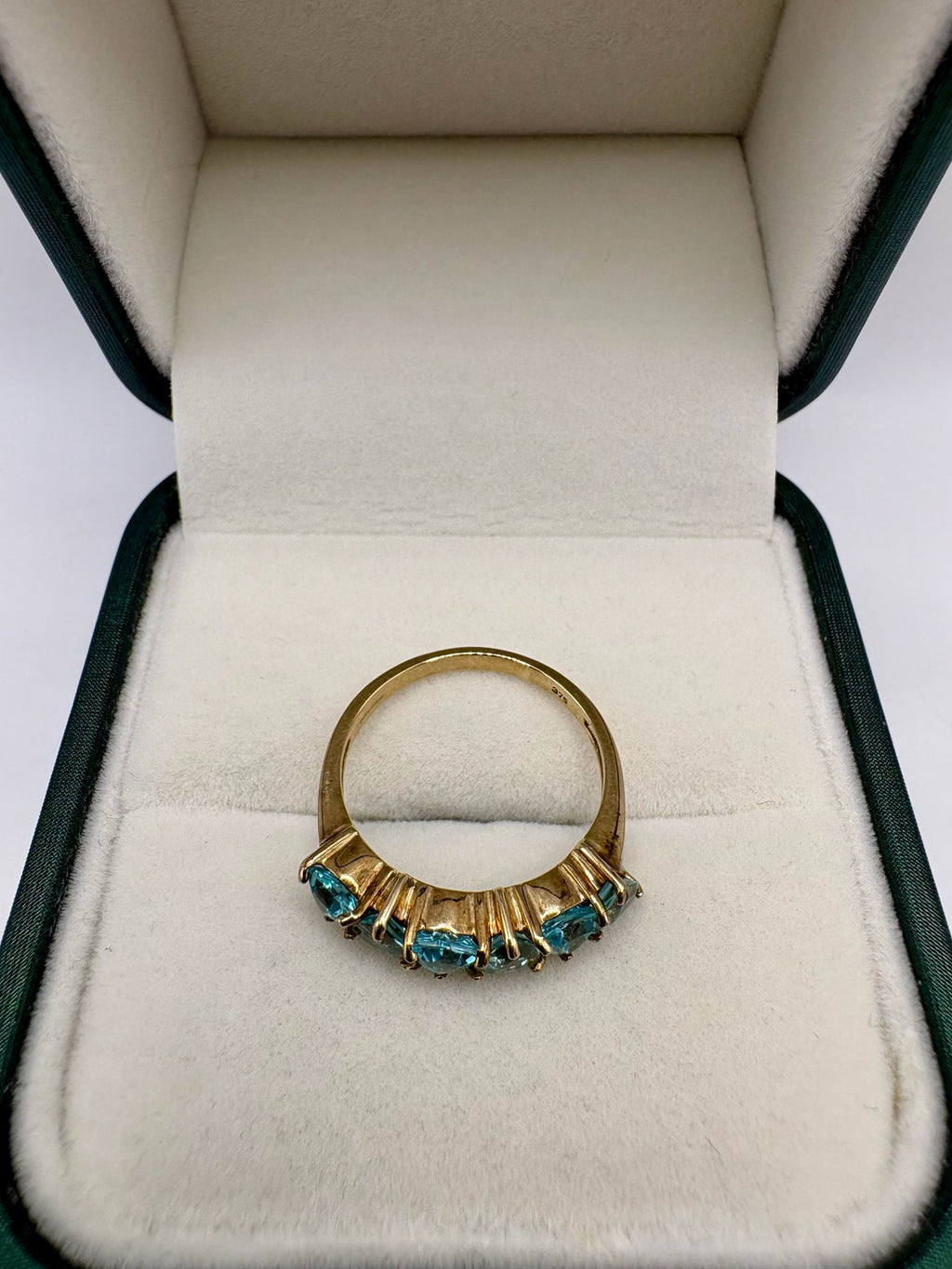 9ct gold topaz ring