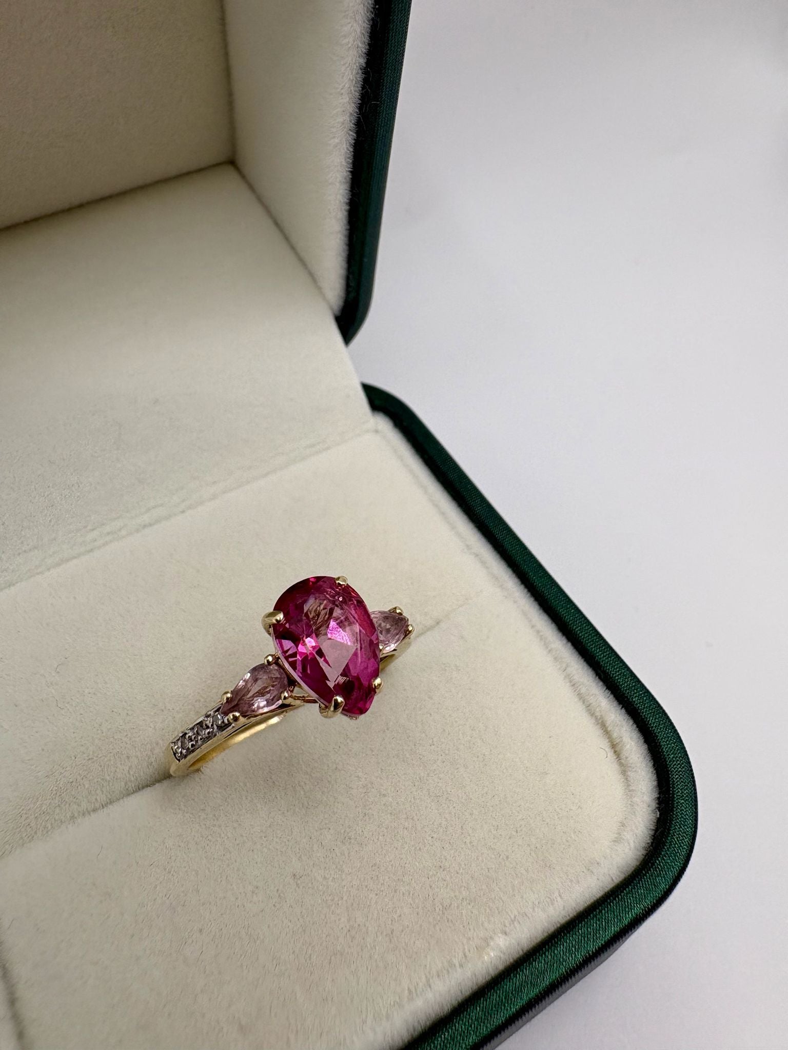9ct gold pink sapphire and diamond ring