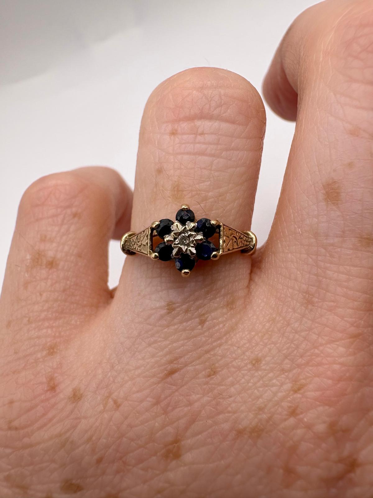 9ct gold sapphire and diamond ring