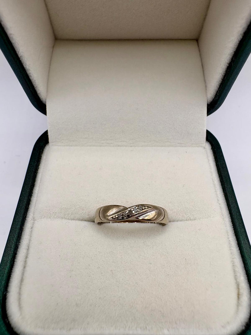 9ct gold diamond ring