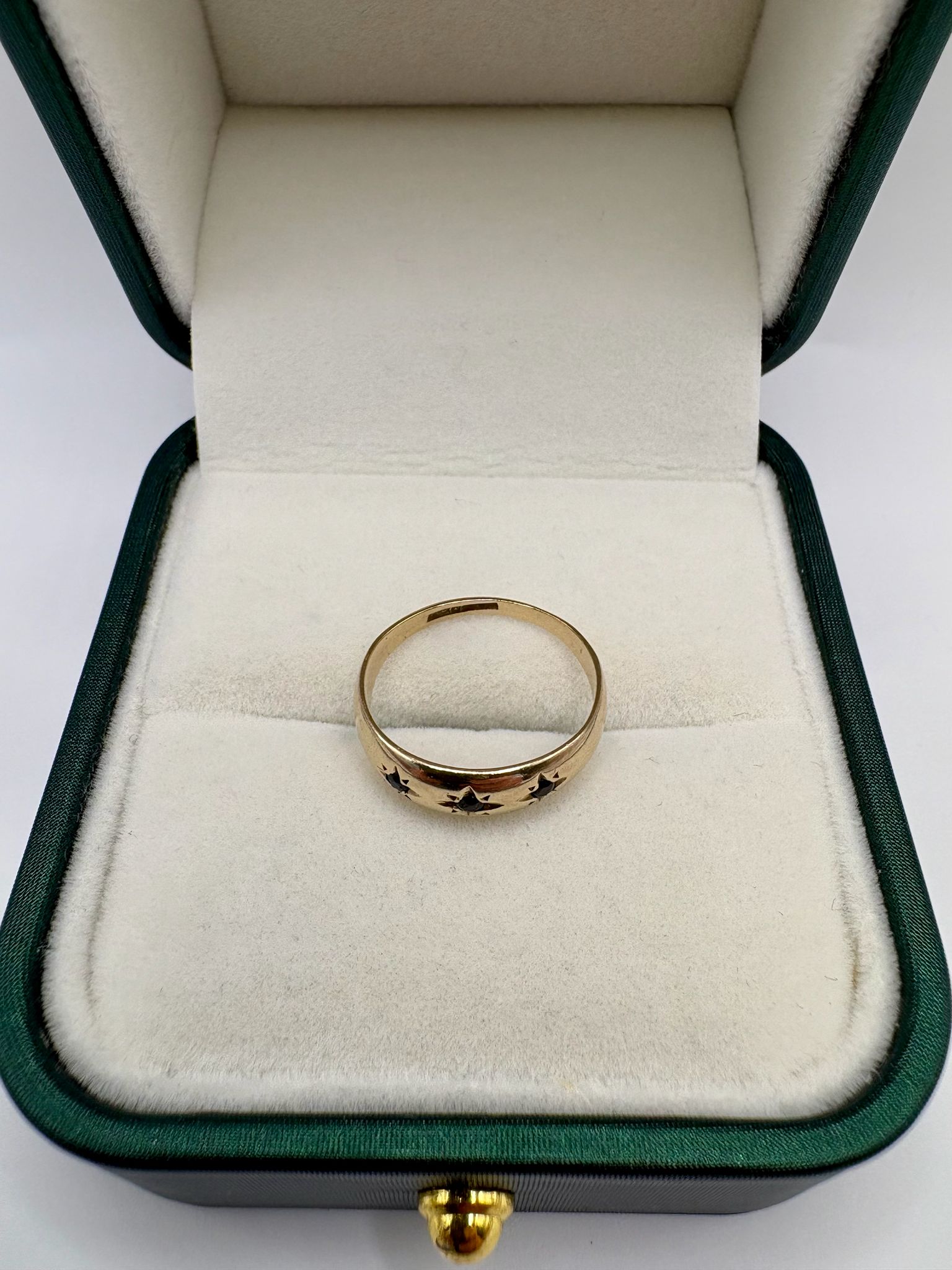 9ct gold sapphire gypsy ring