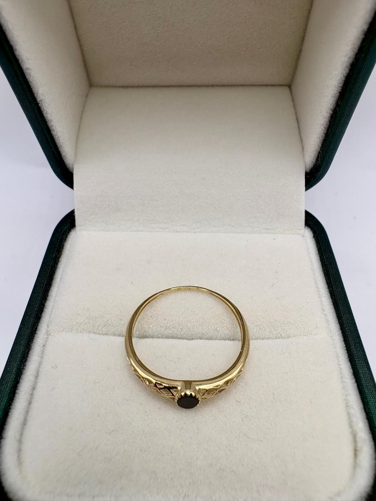 9ct gold onyx ring