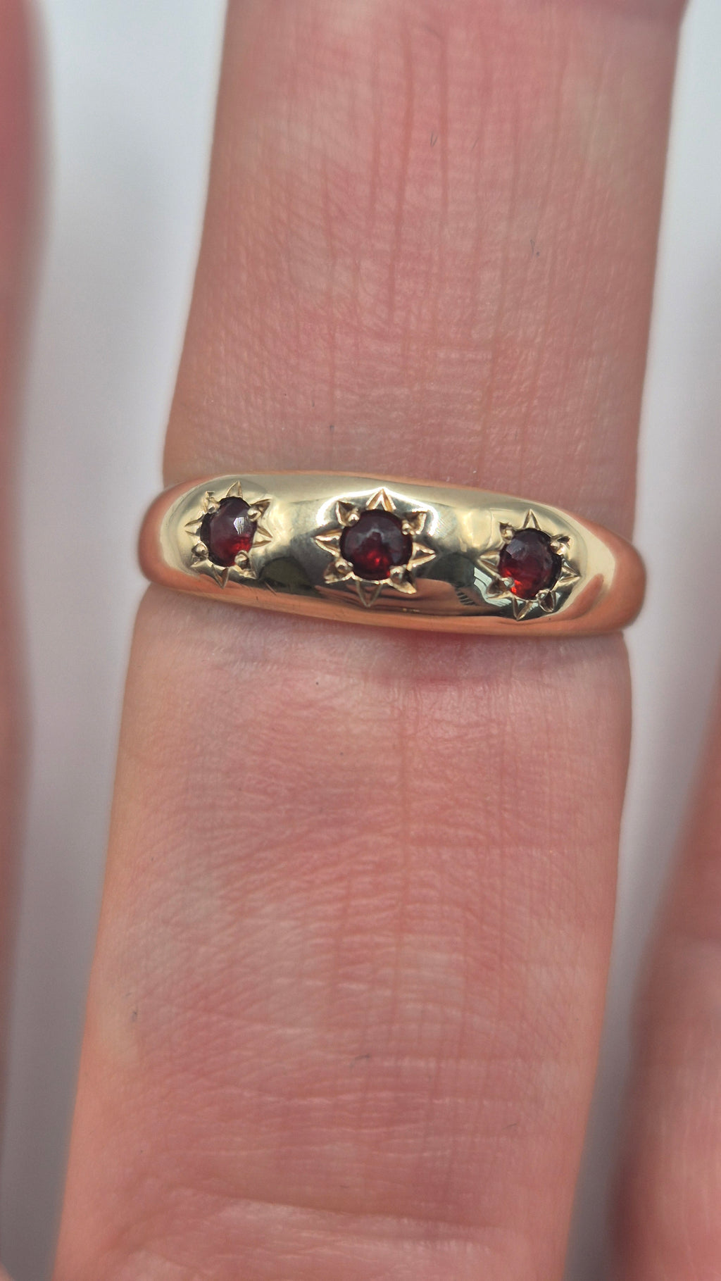 9ct gold garnet star gypsy ring