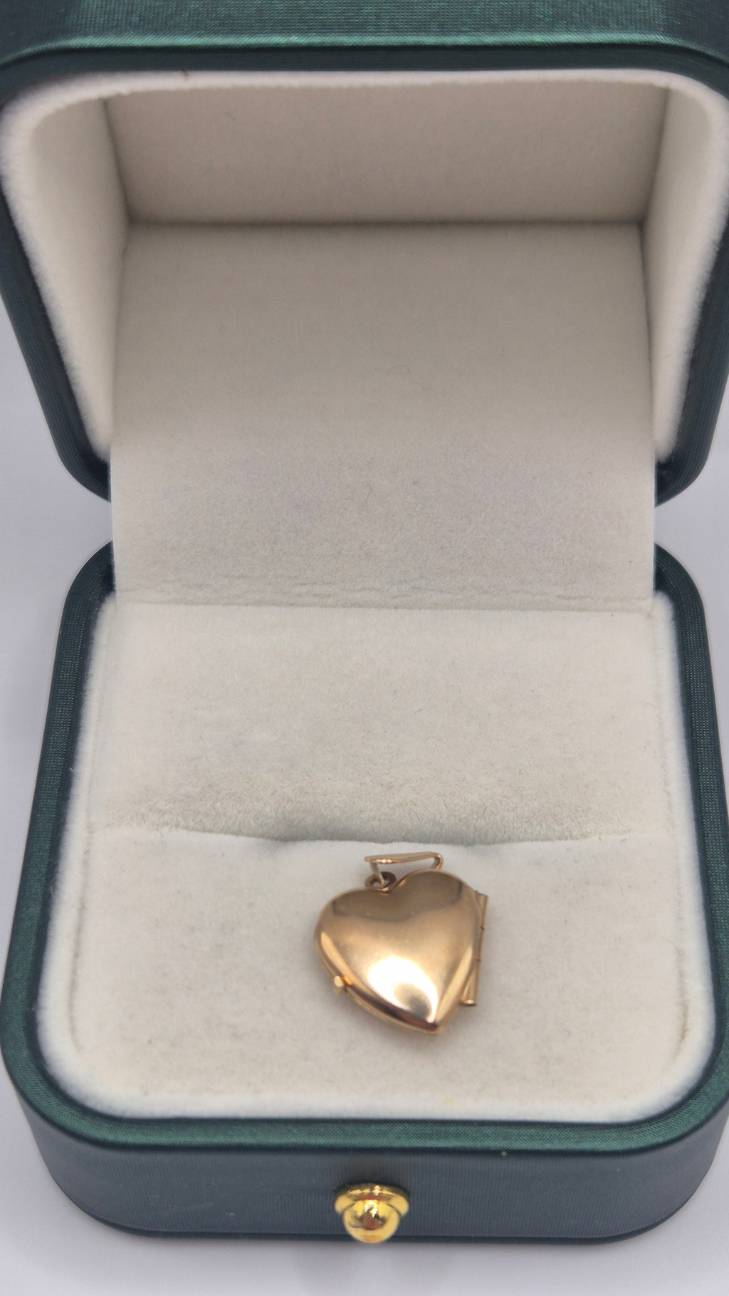 9ct gold floral heart locket