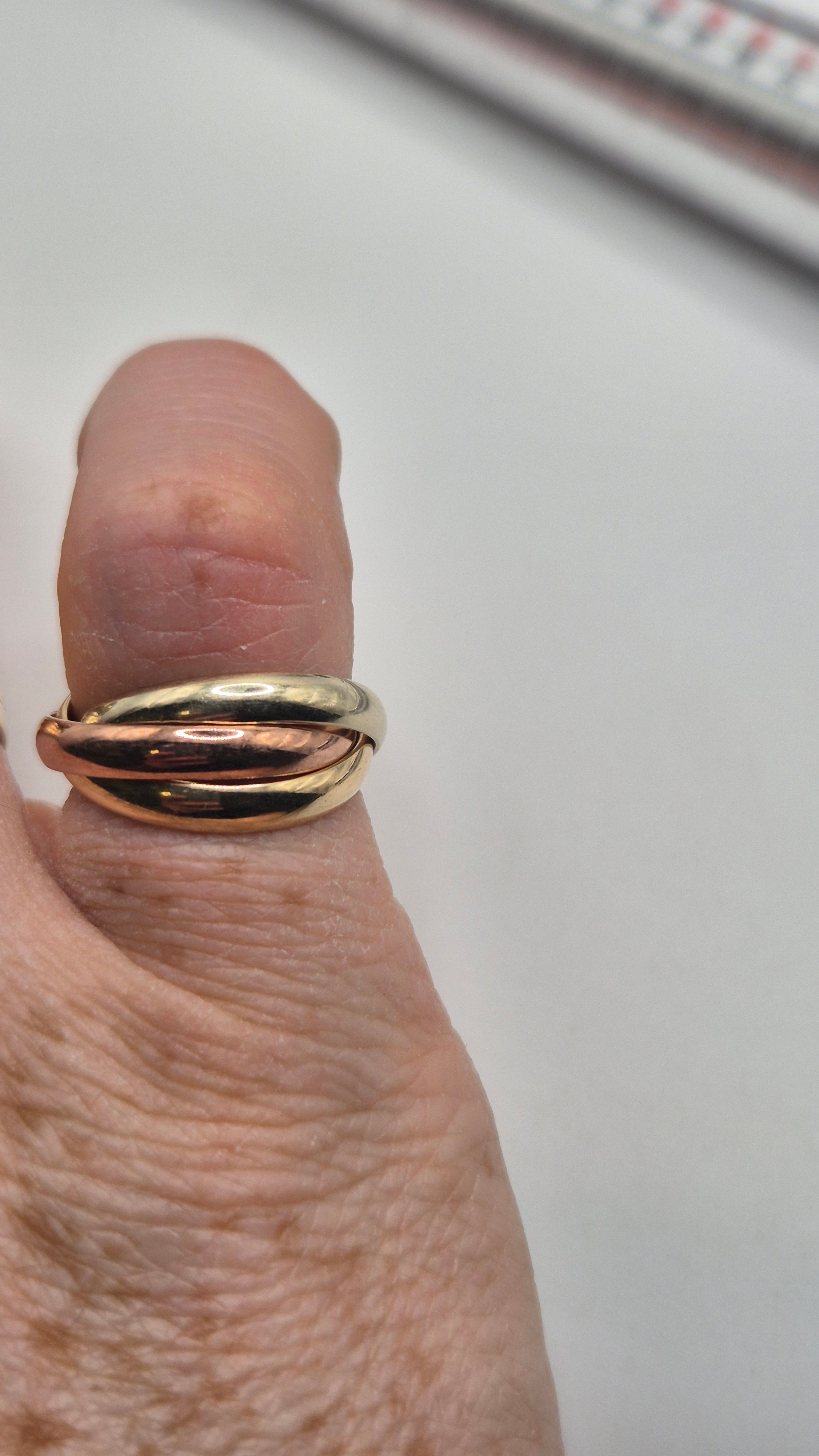 9ct tri gold Russian band ring