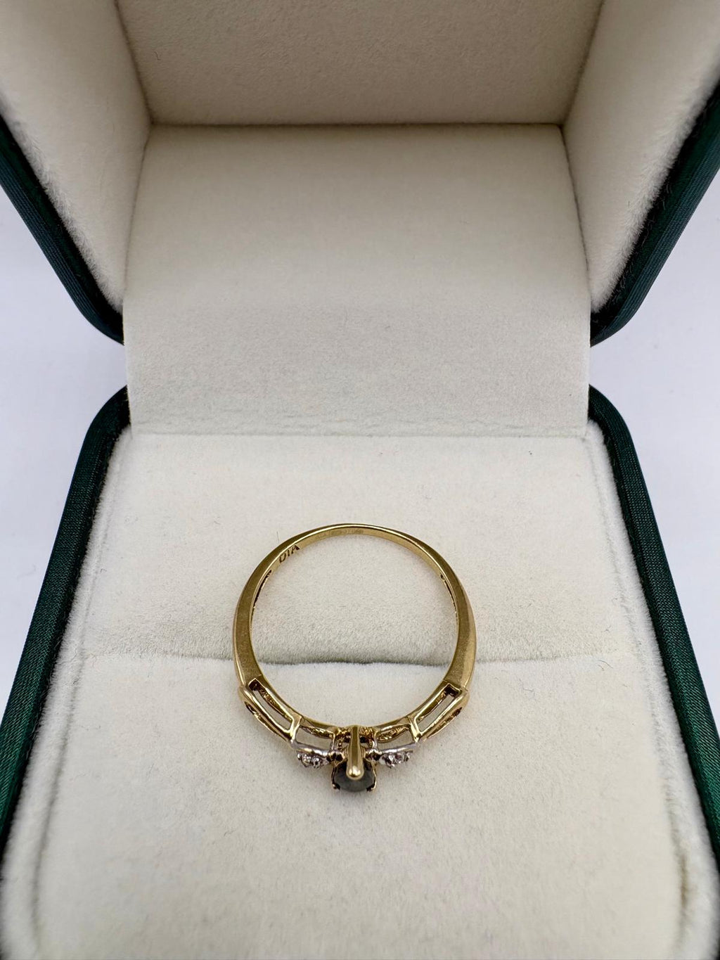 9ct gold sapphire and diamond ring