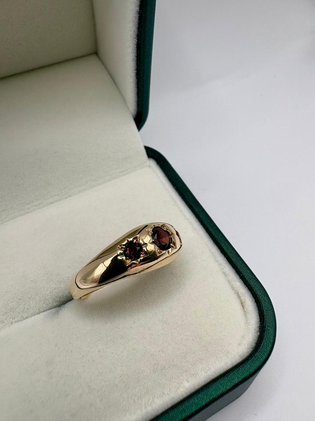 9ct gold garnet gypsy ring