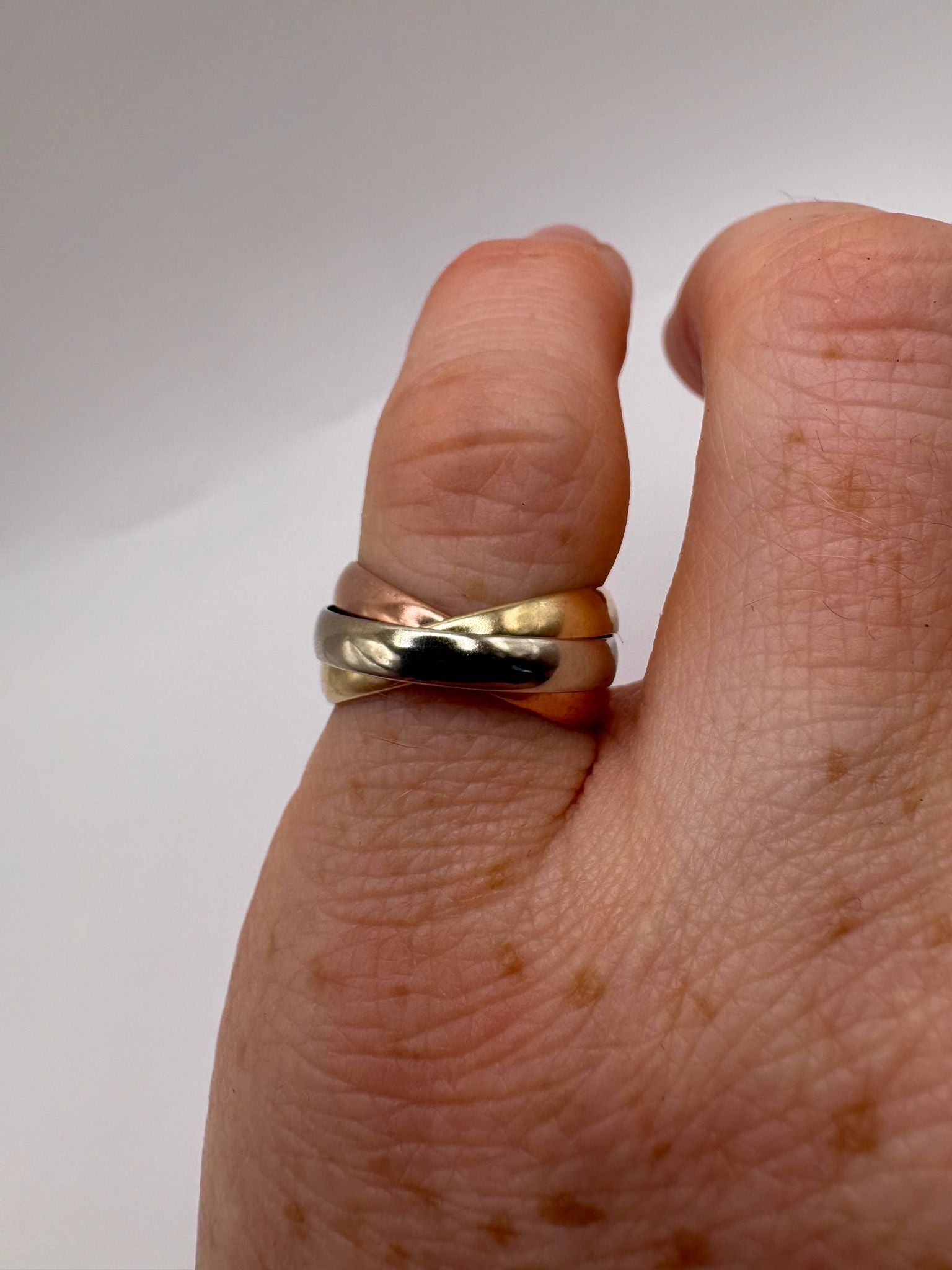 9ct tri gold Russian band