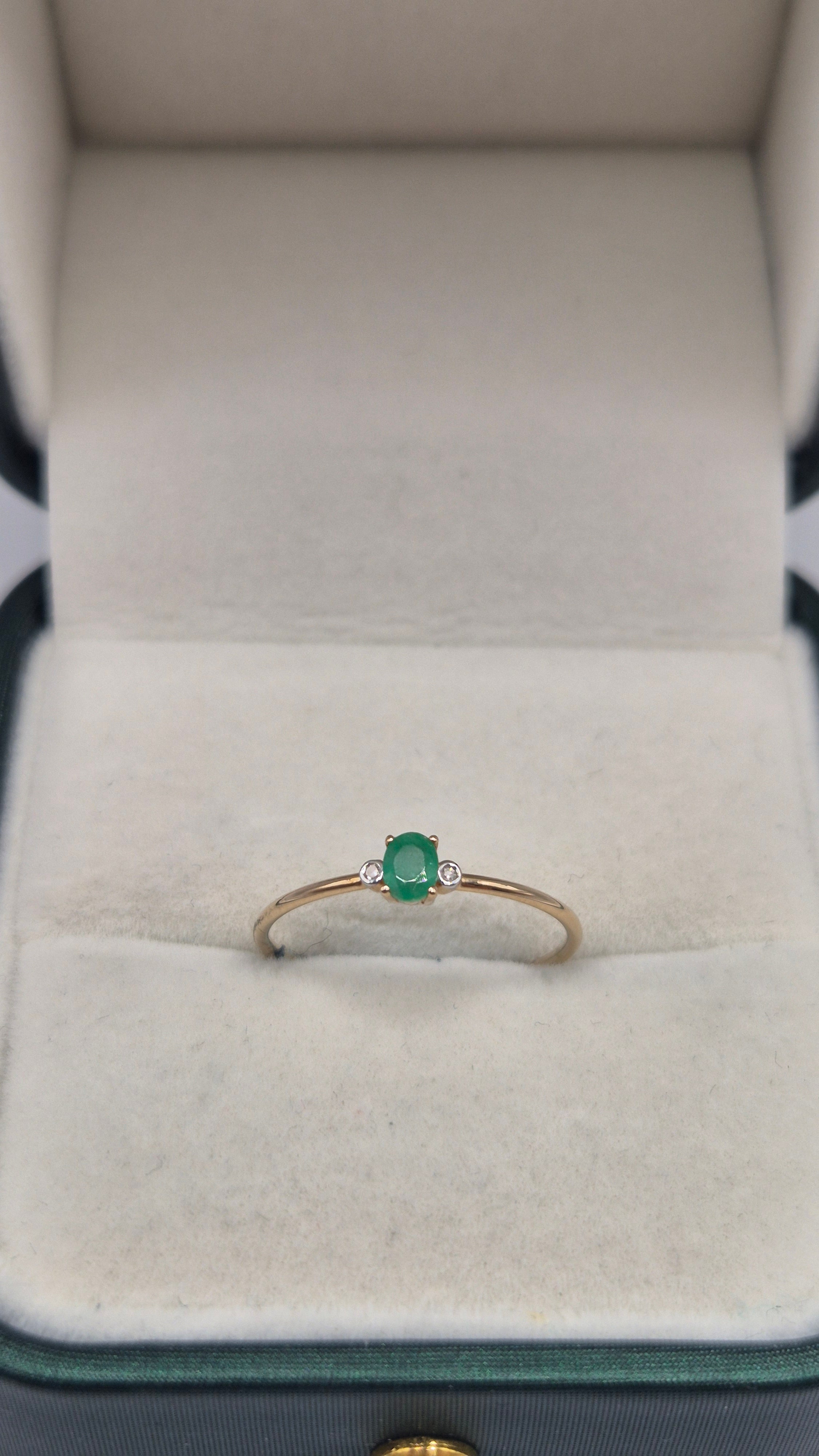 9ct gold diamond and emerald ring