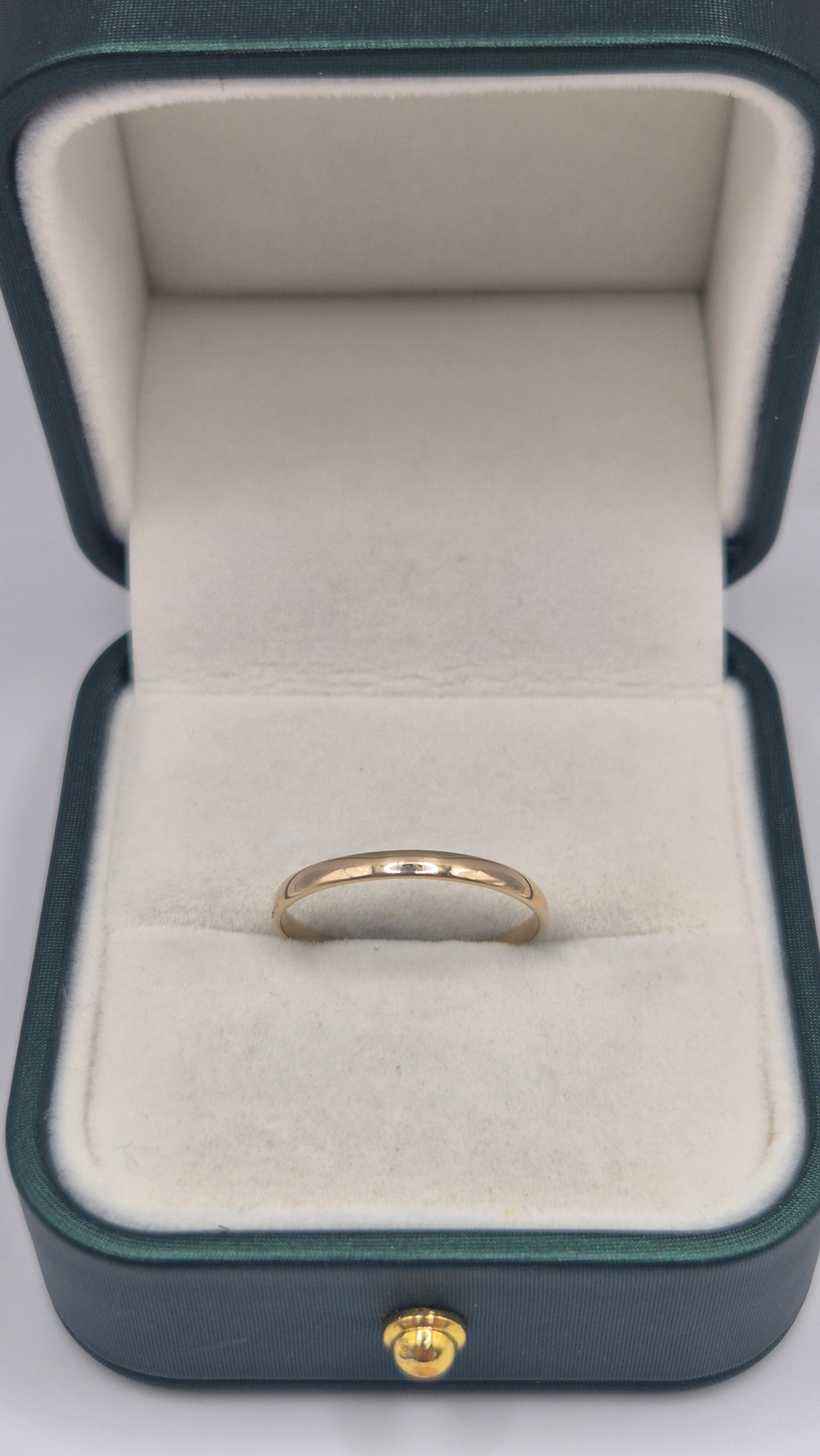 9ct gold band ring
