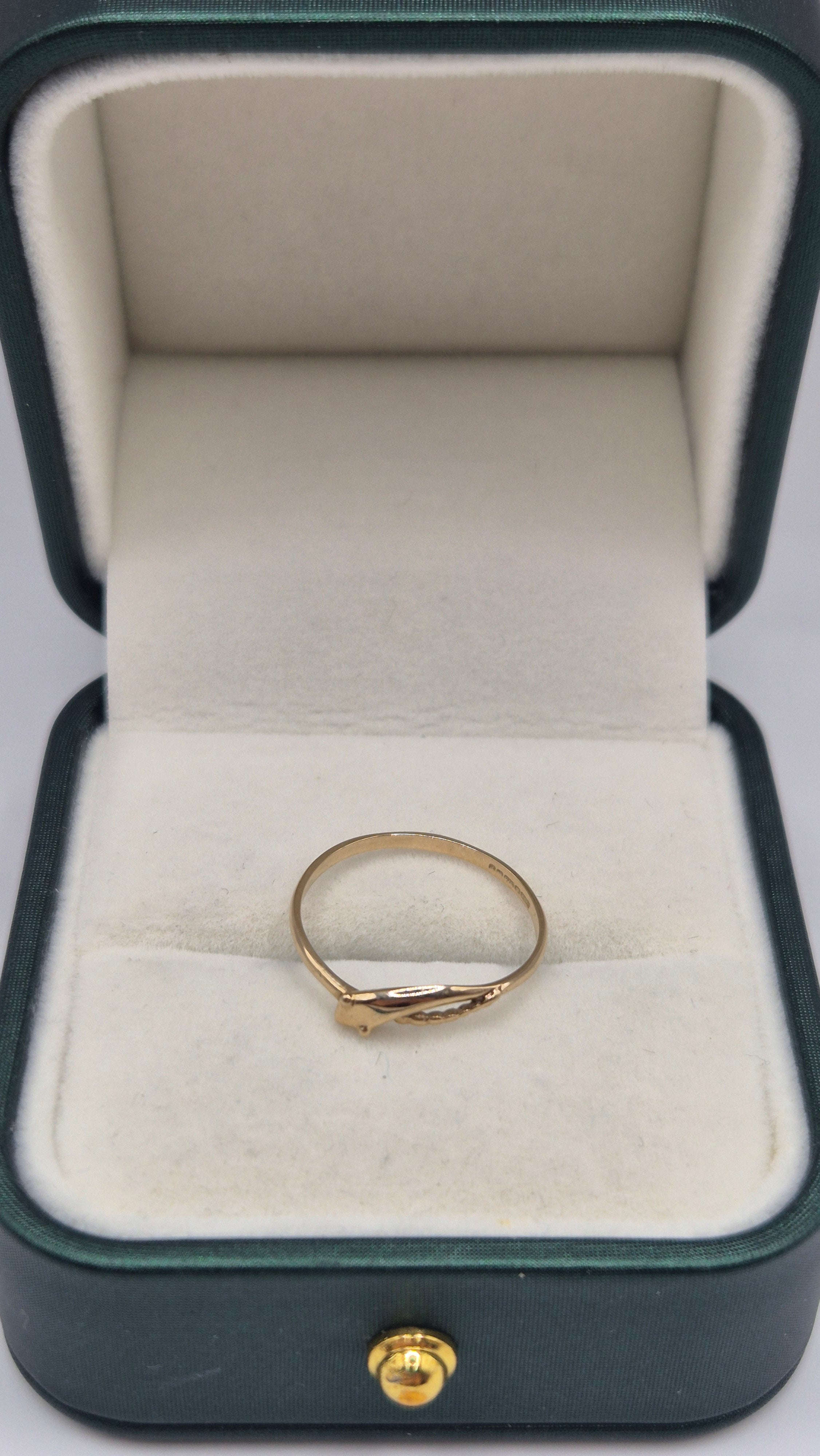 9ct gold snake ring