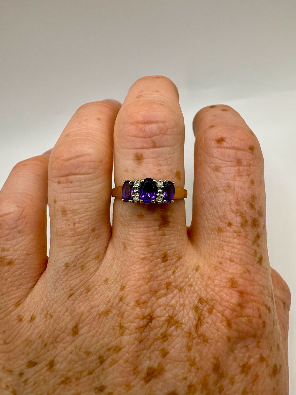 9ct gold amethyst and diamond ring