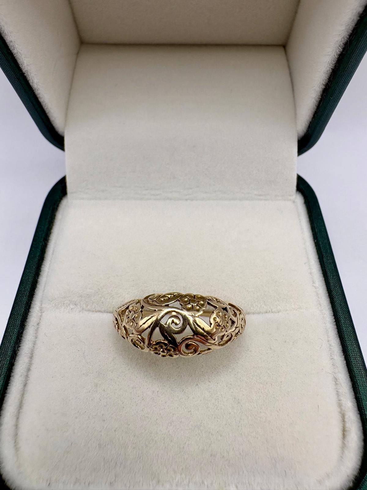 9ct gold patterned ring