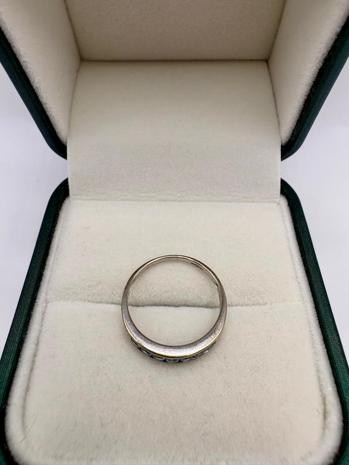 9ct white gold topaz ring