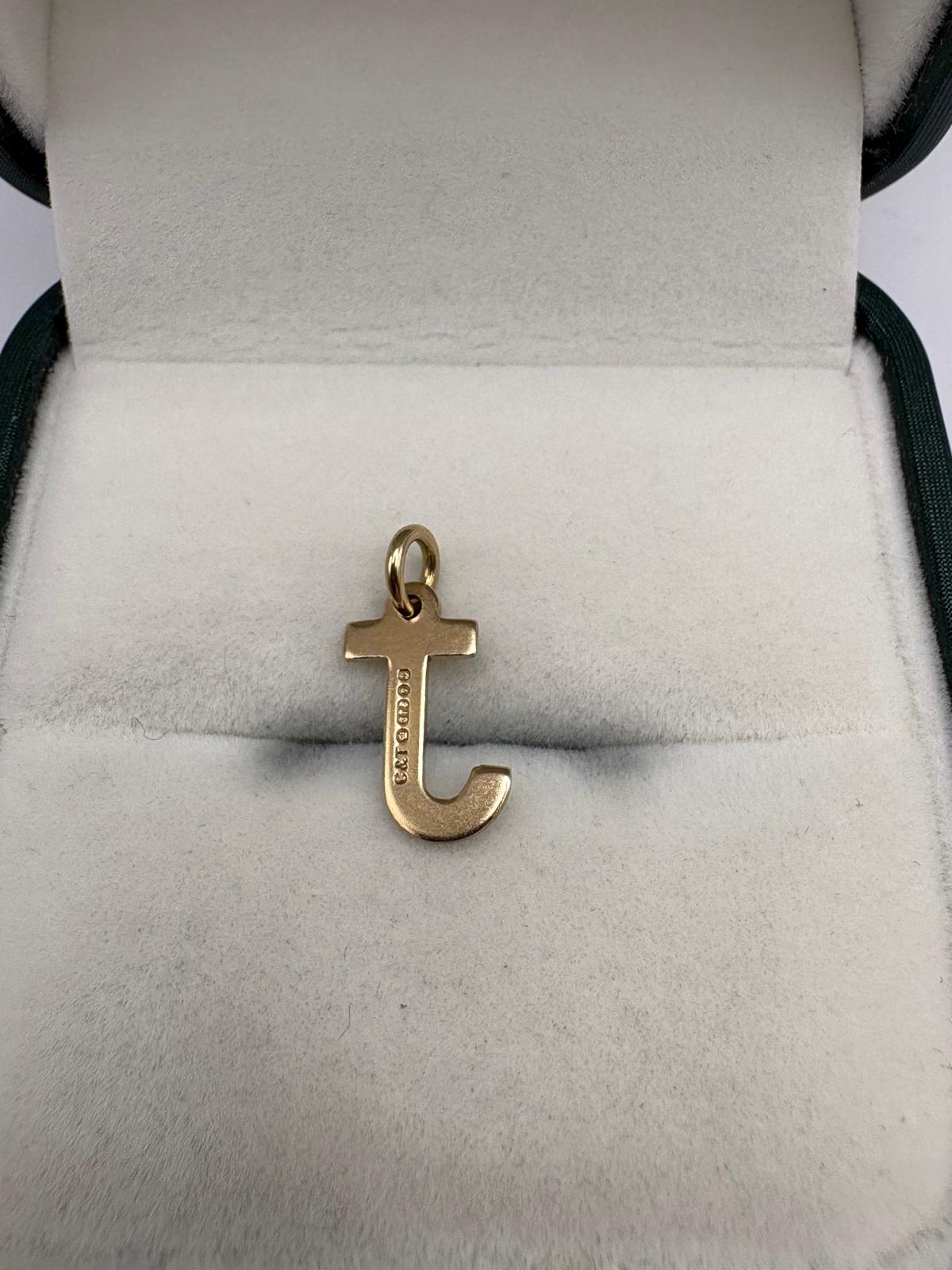 9ct gold J initial pendant