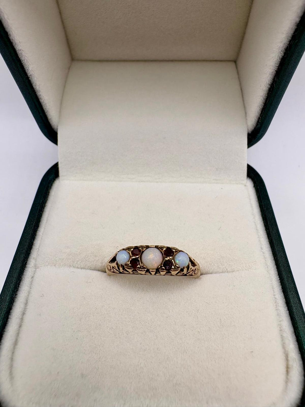 9ct gold vintage garnet and opal