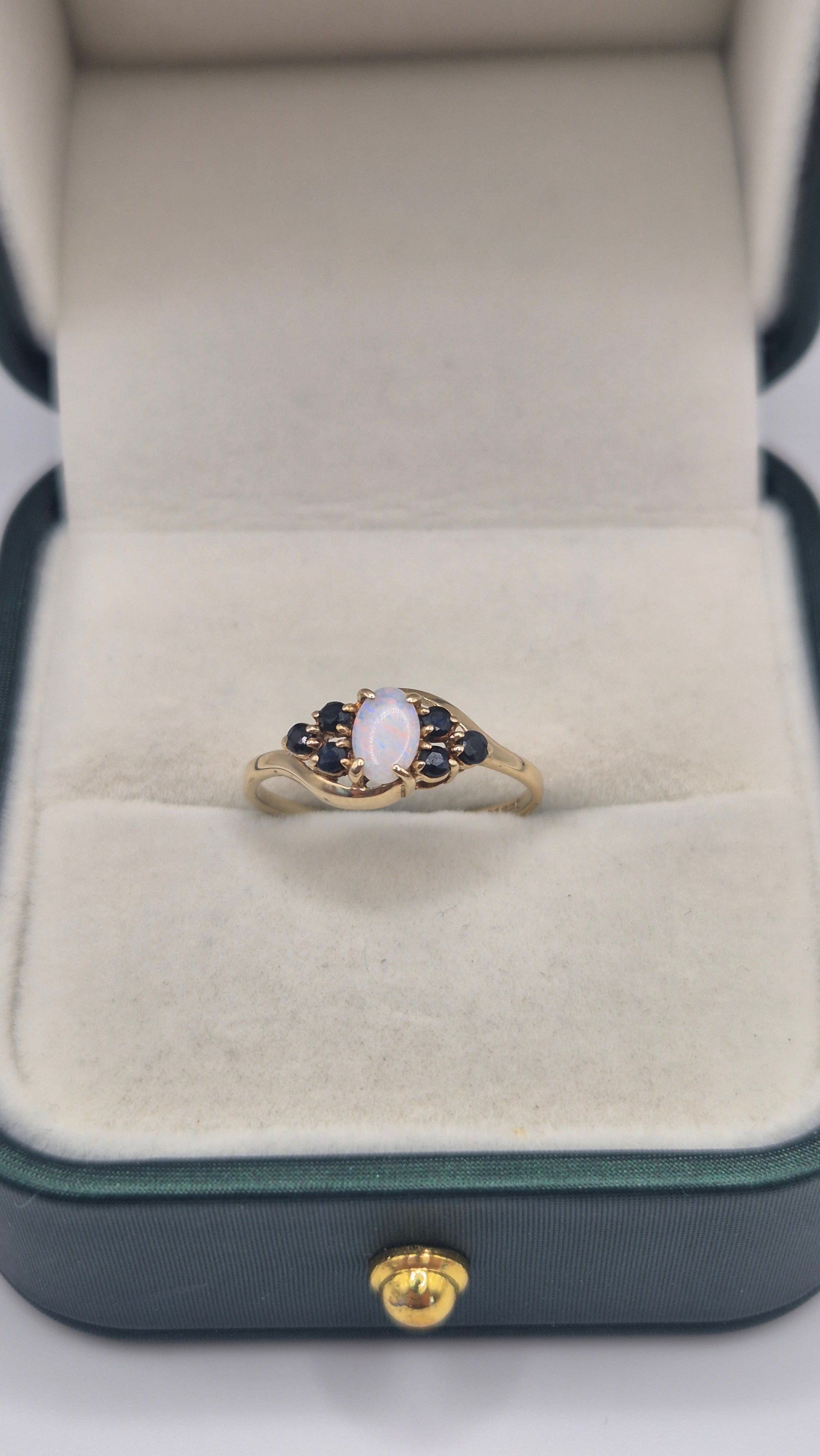 9ct gold opal and sapphire ring