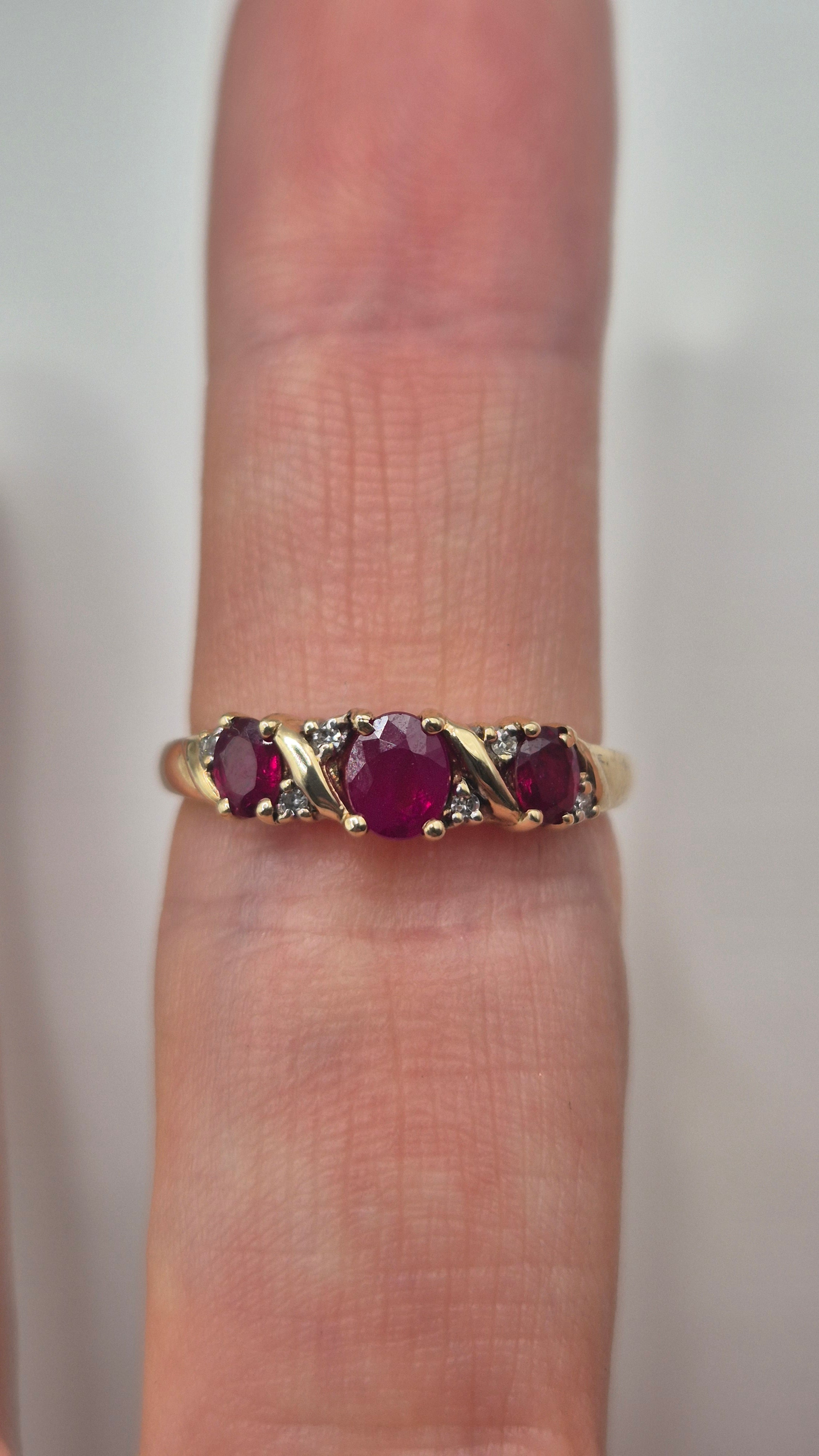 9ct ruby and diamond ring