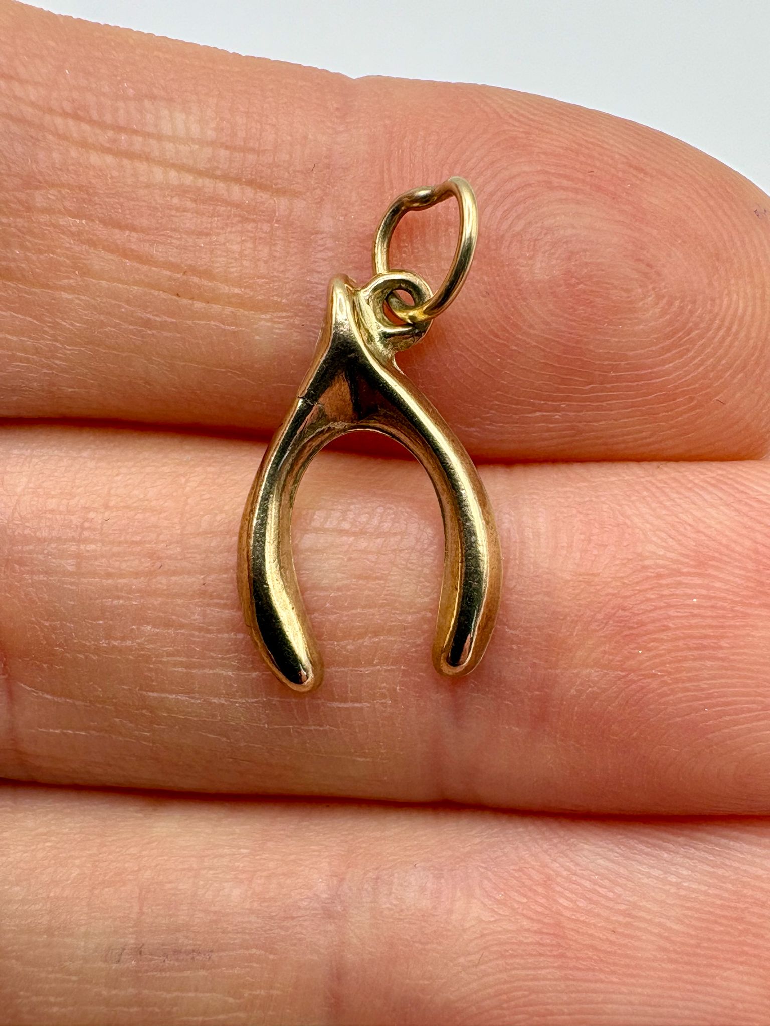 9ct gold wishbone charm