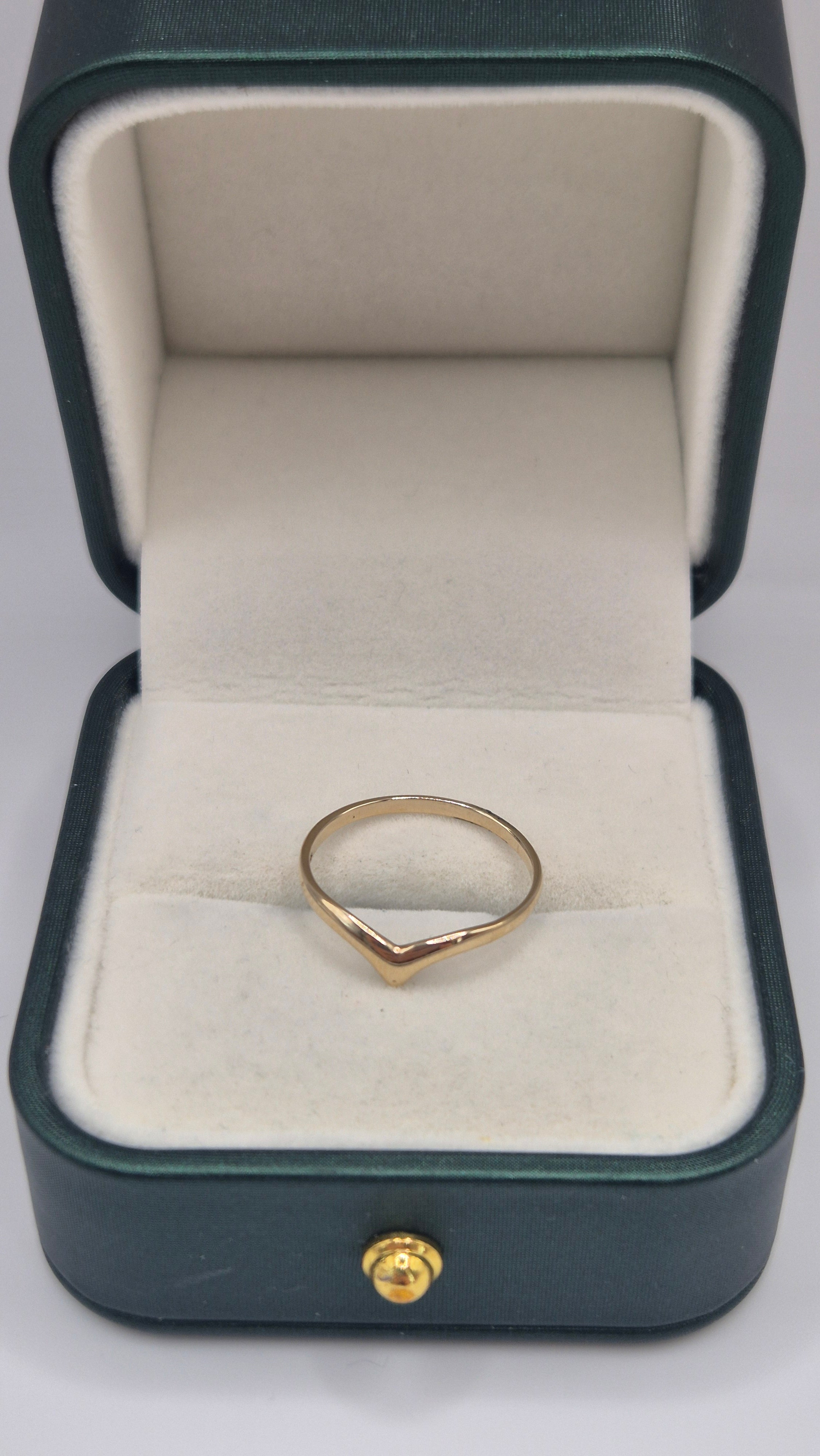 9ct gold wishbone ring