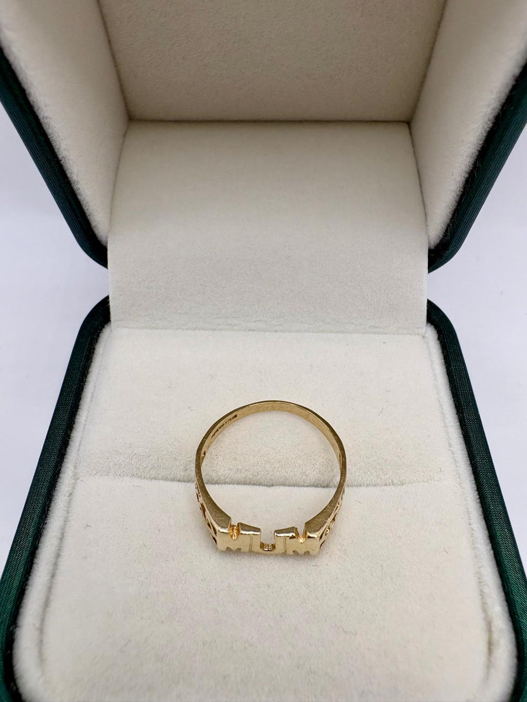 9ct gold mum ring