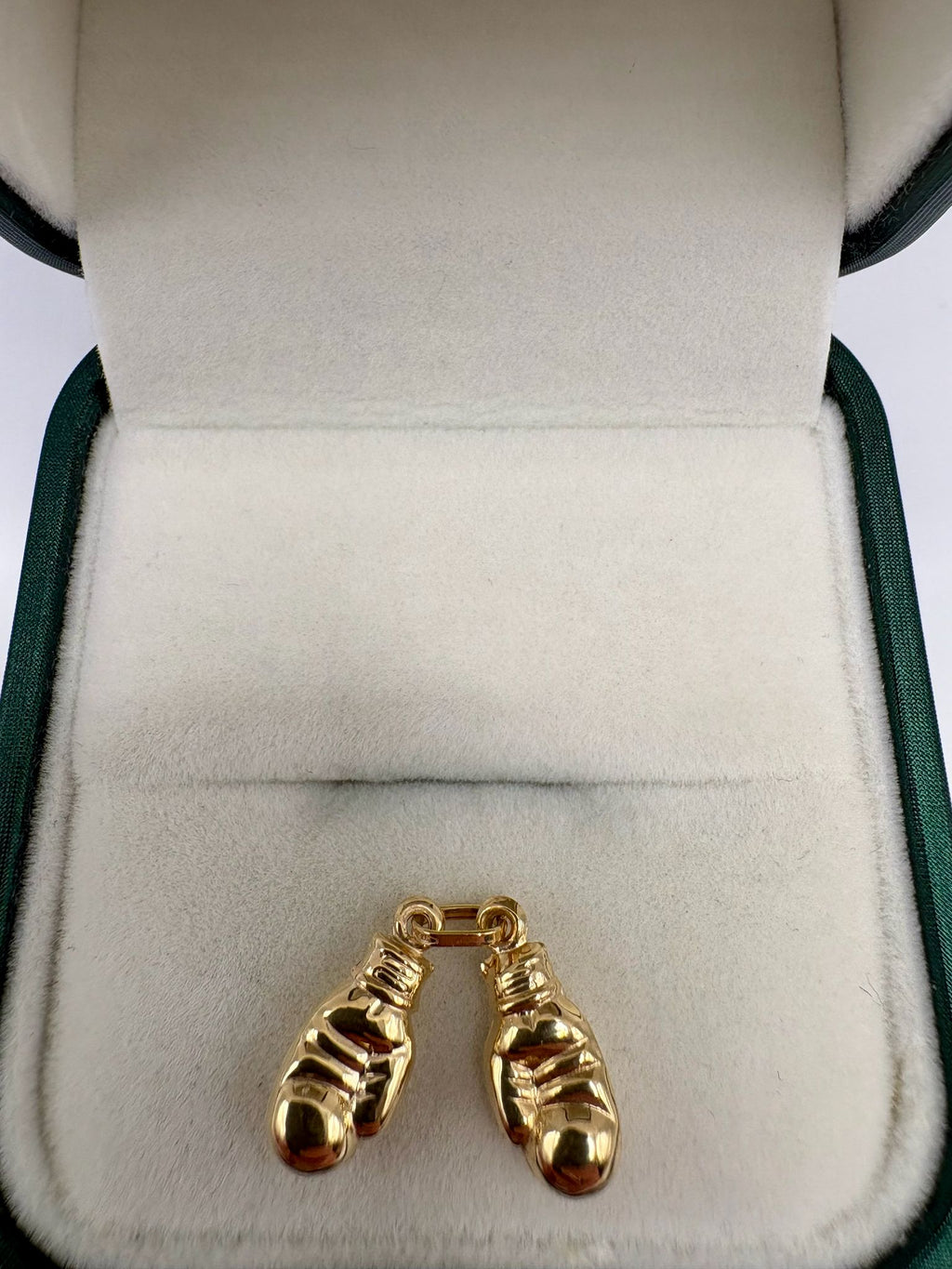 9ct gold boxing gloves charm