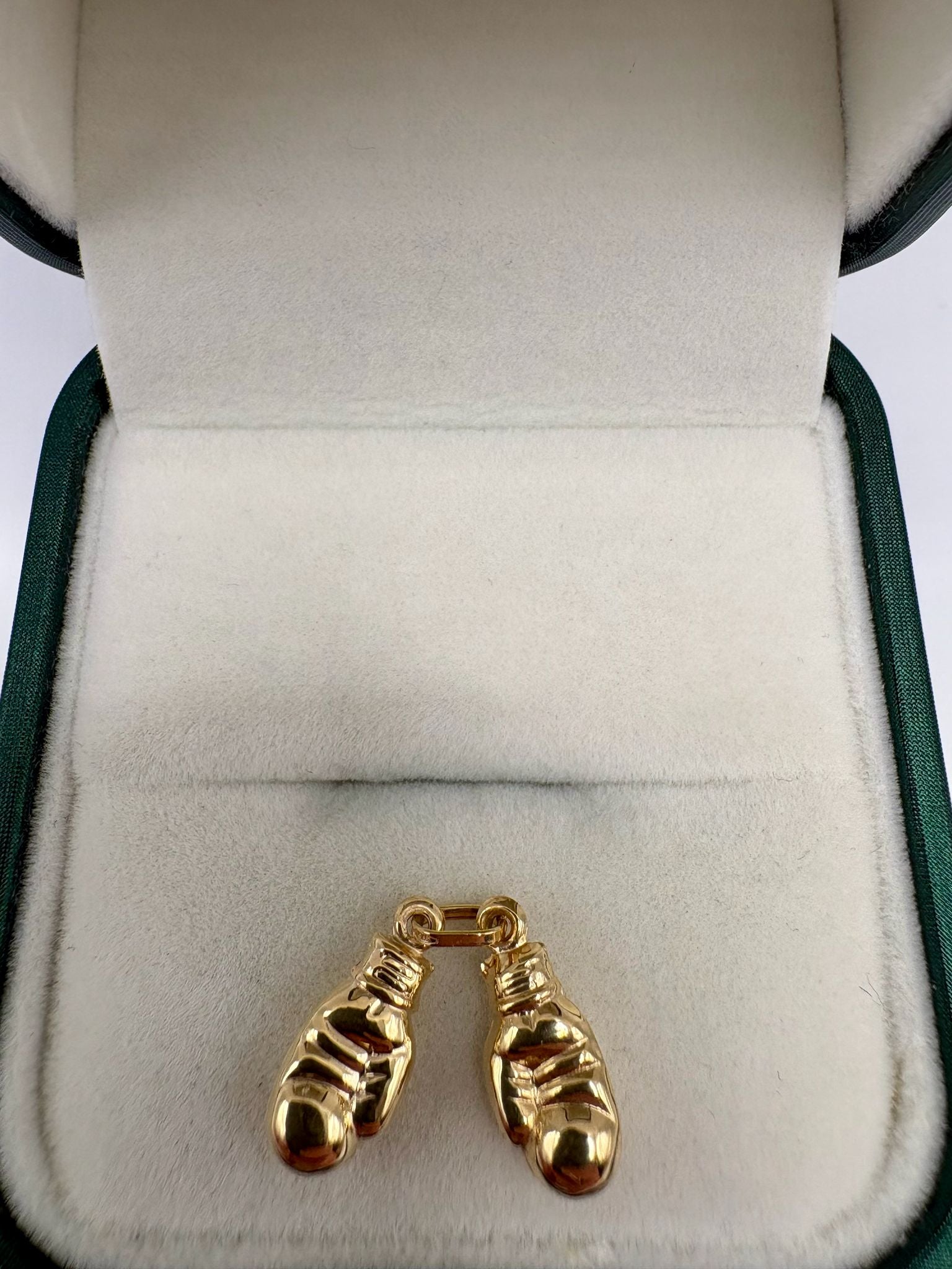 9ct gold boxing gloves charm