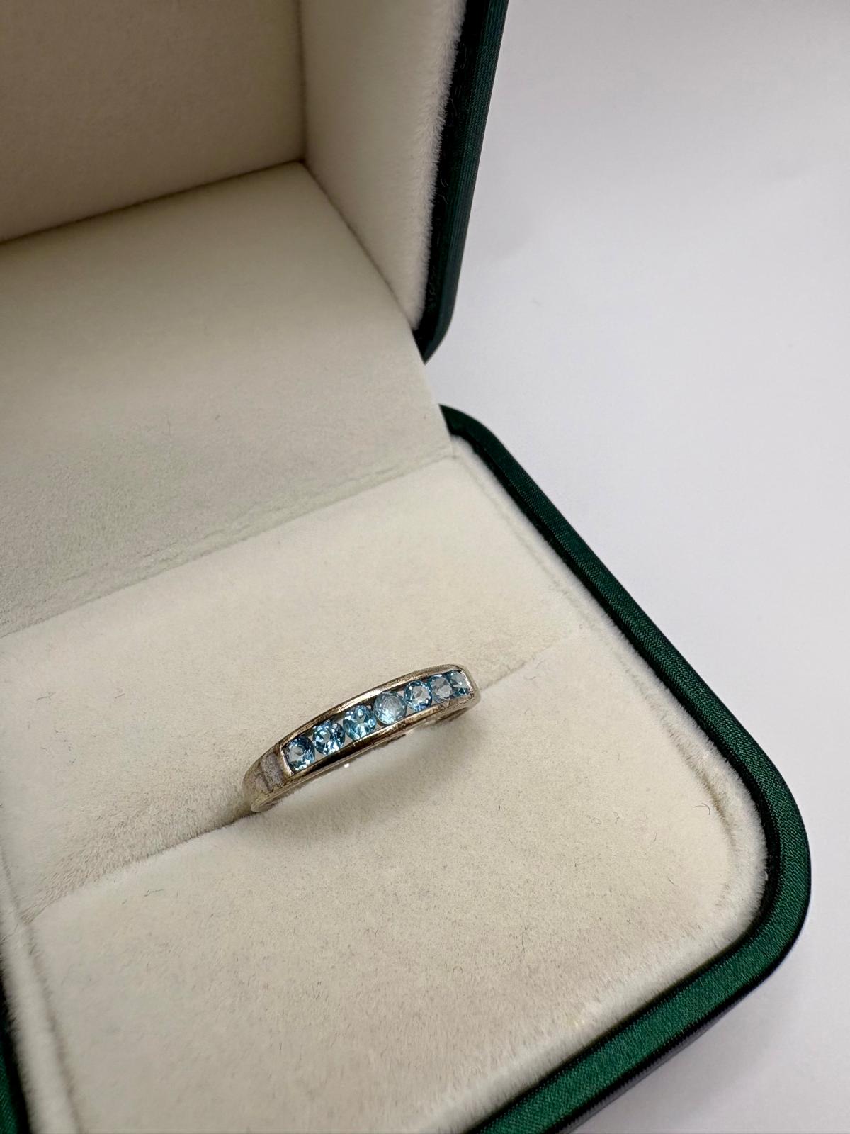 9ct white gold topaz ring
