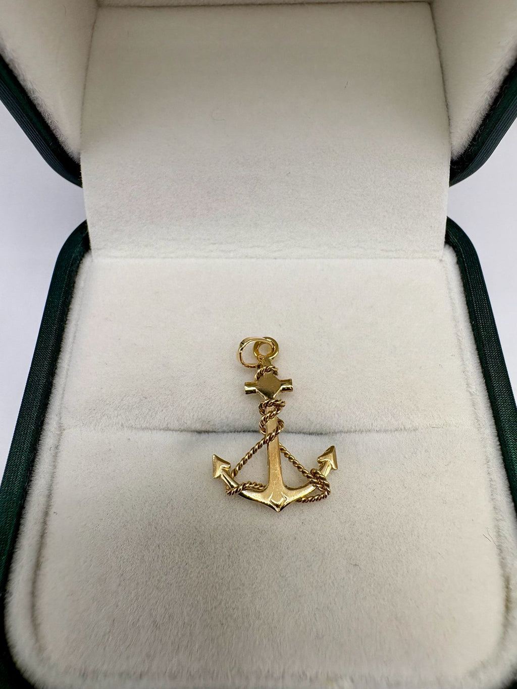 9ct gold anchor charm pendant