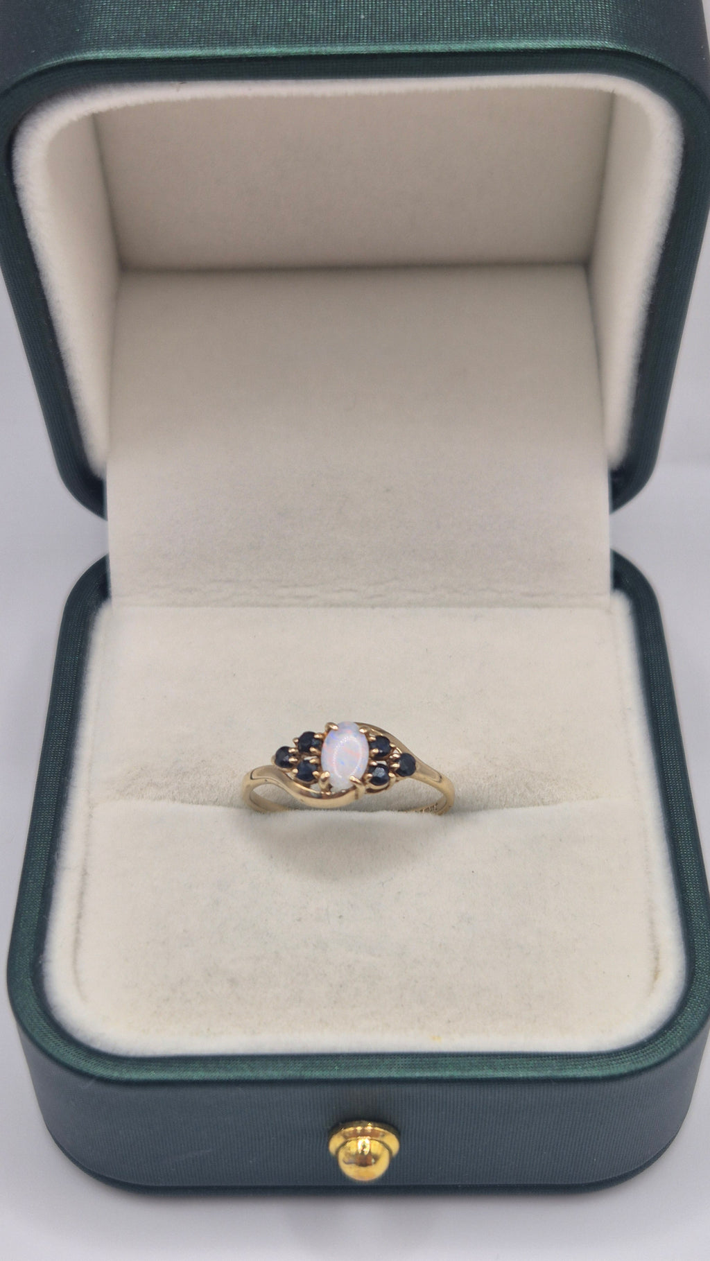 9ct gold opal and sapphire ring