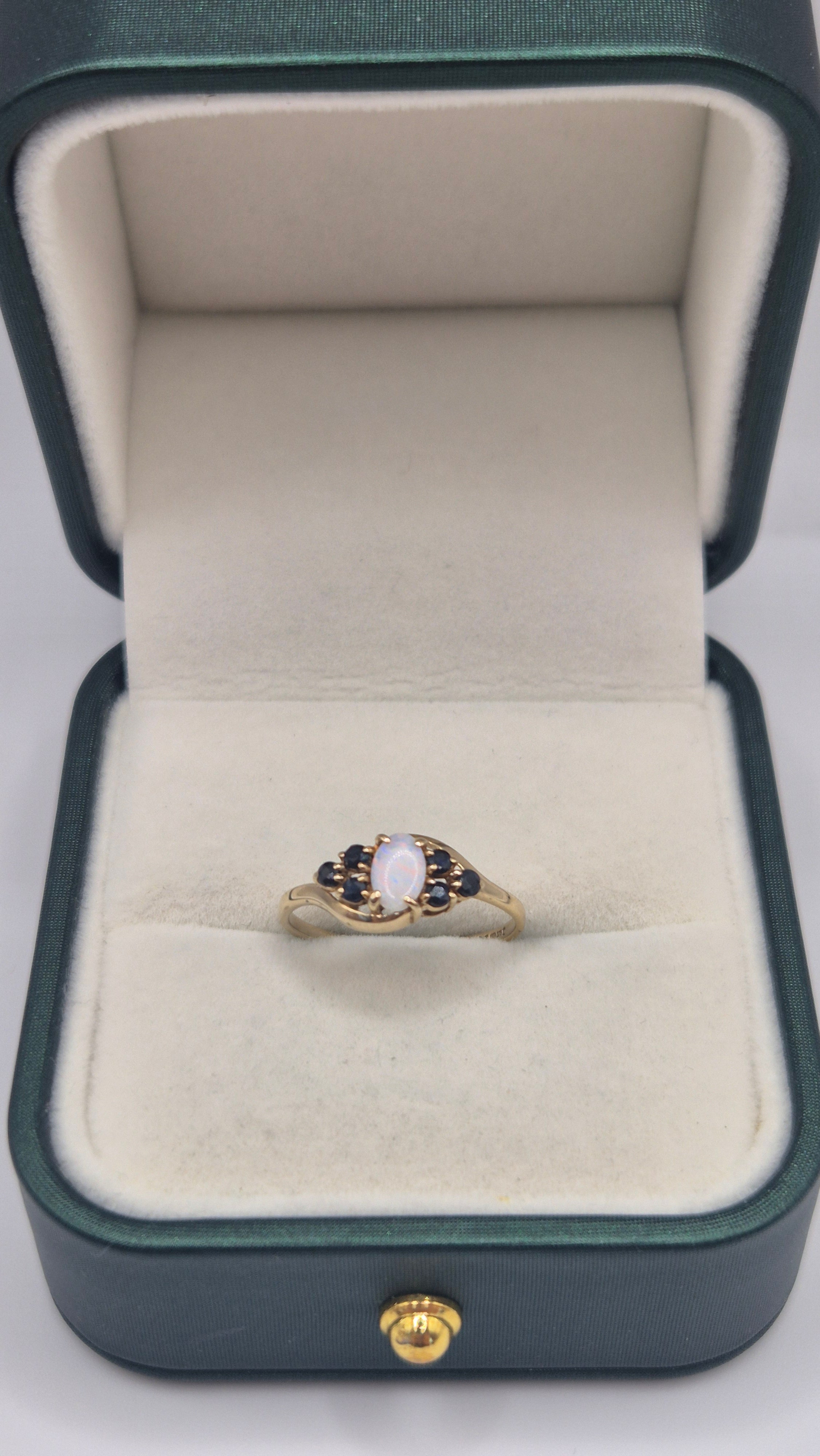 9ct gold opal and sapphire ring