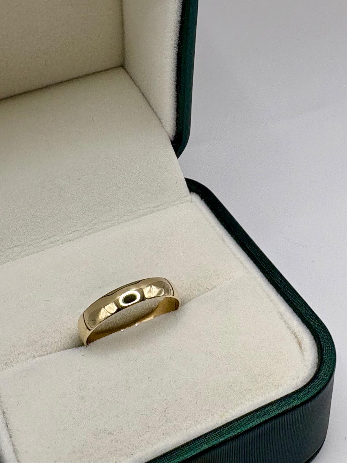 9ct gold band ring